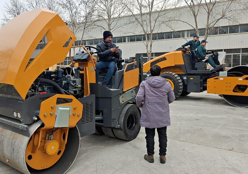 國外客戶來我廠參觀考察，并達(dá)成合作意向