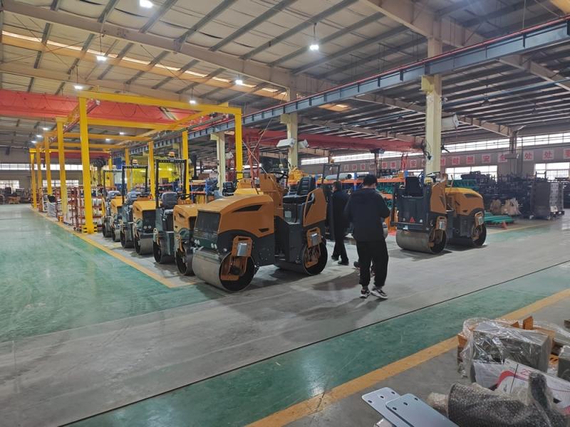 小型壓路機(jī)價(jià)格不能盲從，先把知識(shí)來學(xué)起！